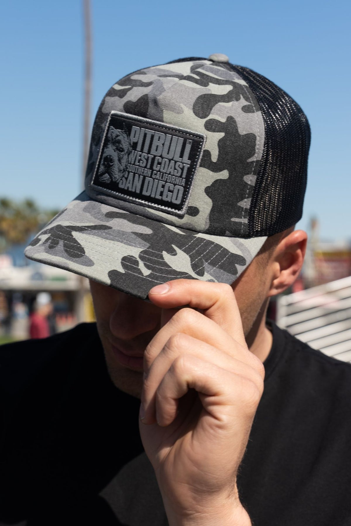 Mesh Snapback BLOOD DOG tamni kamuflažni/crni