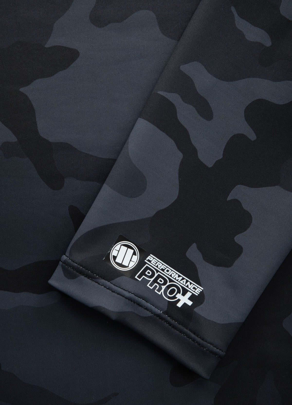 Longsleeve Rashguard Performance Pro plus All Black Camo Small Logo